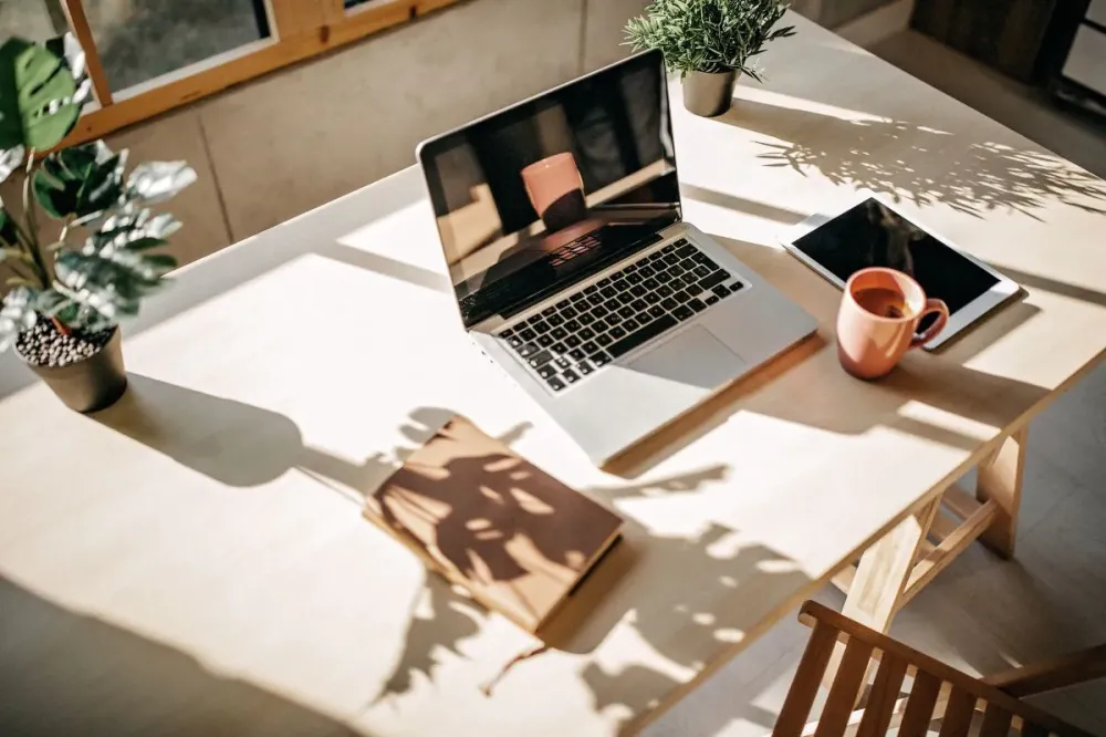 Como Trabalhar Home Office Sem Investir e Gerar Renda Extra Real (Mesmo Que Você Nunca Tenha Feito Isso Antes)